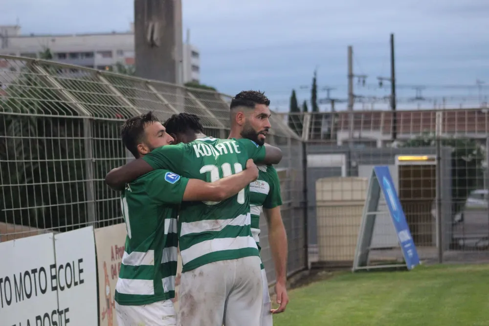 Mannaï et Konaté viennent célébrer avec Hakkar, buteur face à Créteil 