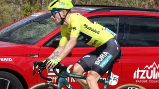 Tour du Pays basque : course neutralisée après une grosse chute ! Evenepoel, Roglic et Vingegaard sérieusement touchés !