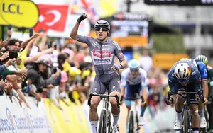 Tour de France 2024 : le classement de la 13e étape, remportée par Jasper Philipsen