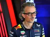 F1 : Laurent Mékies fait encore patienter Isack Hadjar pour Red Bull