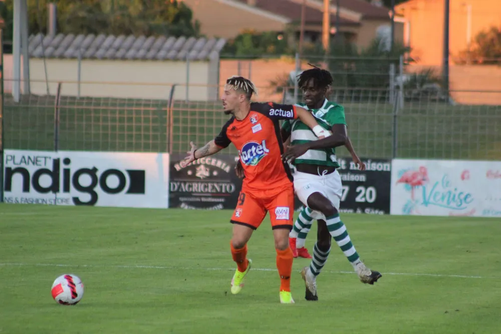 Les Sétois, à l'image de Mané sur cette action, n'ont pas remporté beaucoup de duels