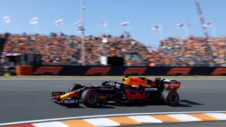 Formule 1 – GP des Pays-Bas : Max Verstappen signe la pole à domicile !