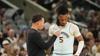 NBA : Mitch Johnson dévoile le 5 majeur des Spurs saison 2025-2026