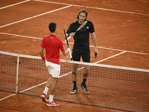 Roland-Garros (H) : Djokovic vient à bout de Tsitsipas et rejoint Nadal en finale