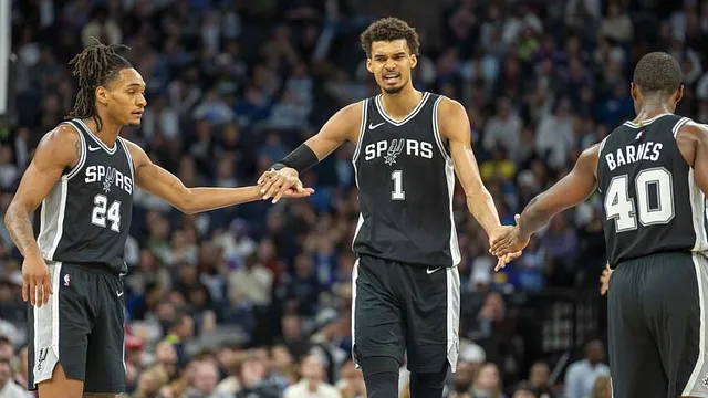 Spurs – OKC : Victor Wembanyama privé d’un lieutenant pour le choc NBA de la nuit