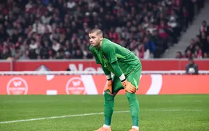 Équipe de France : première titularisation pour Chevalier, dans les pas de Ruffier