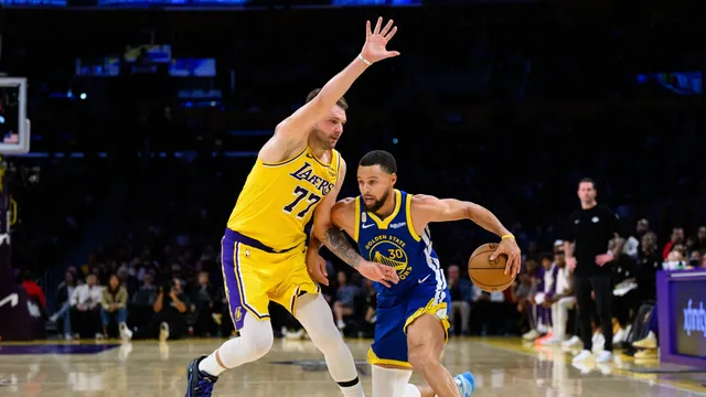 NBA : 3 choses à retenir du choc Lakers – Warriors entre Doncic et Curry