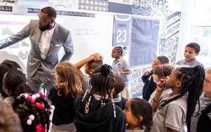 Les impacts des stars NBA sur les jeunes défavorisés.