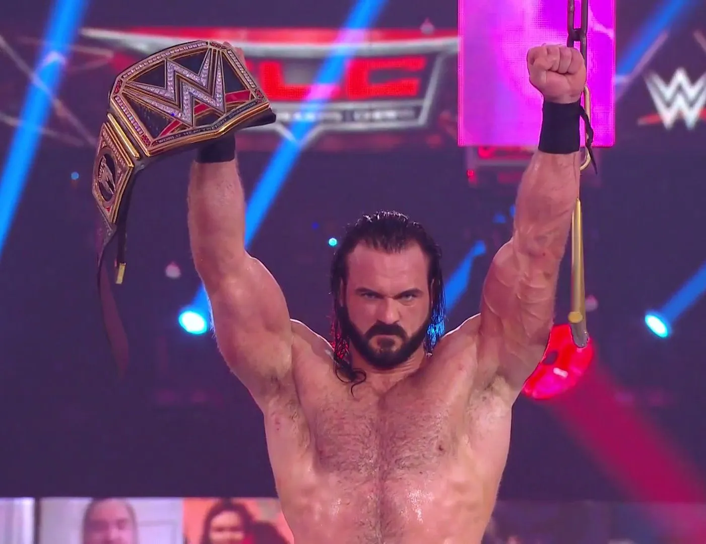 Mcintyre bat AJ Styles et The Miz