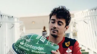 F1 : Un casque vert pour un anniversaire manqué : le drôle de choix de Charles Leclerc