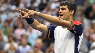US Open (H) : Alcaraz surprend Tsitsipás, Medvedev et Schwartzman déroulent