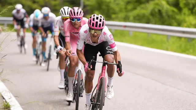 Étape 16 Giro 2025 : parcours détaillé, profil, favoris et horaires