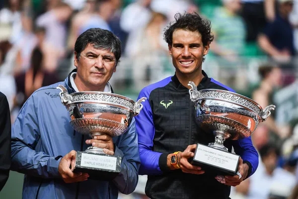 Rafael Nadal avec son oncle Toni lors de son sacre à Roland-Garros en 2017 (iconsport)