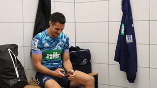Super Rugby : Dan Carter s’engage avec les Blues