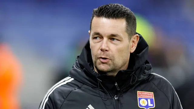 OL : déjà un coup dur pour Pierre Sage !