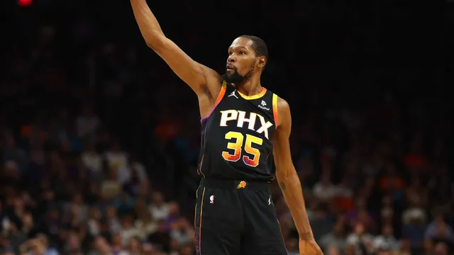 NBA : Kevin Durant entre un peu plus dans l’histoire du basket-ball