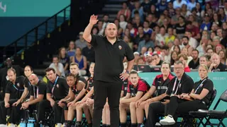 JO 2024 : “On a joué au basket alors qu’eux..”, le sélectionneur belge fracasse les Bleues !