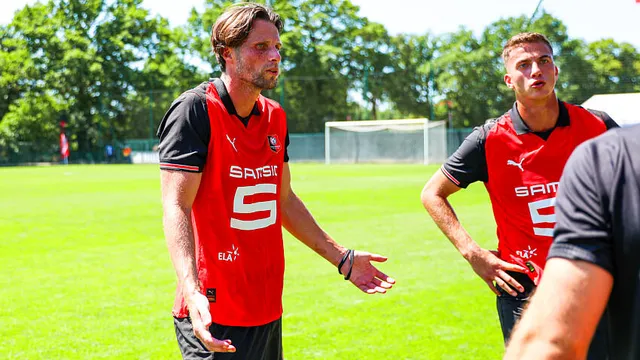 Mercato Rennes : 2 indésirables exfiltrés, 7 M€ perdus, vives tensions chez les Rouge et Noir