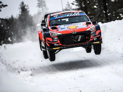 Tänak maitrise, desastre pour Ogier, Rovanperä premier au classement