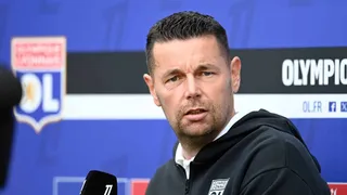 OL : “Pas à la hauteur”, l’aveu tranchant de Pierre Sage
