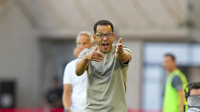 Mercato Strasbourg : Liam Rosenior valide un dernier mouvement sur le fil