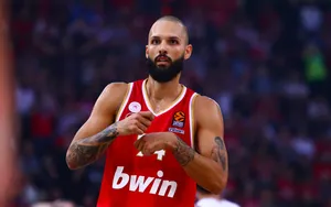 Euroligue : la folle anecdote du coach de l’Olympiakos à propos d’Evan Fournier