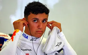 F1 : Isack Hadjar loin du compte, Esteban Ocon dans le coup au GP d’Azerbaïdjan