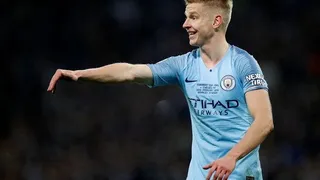 Oleksandr Zinchenko, adaptation permanente.