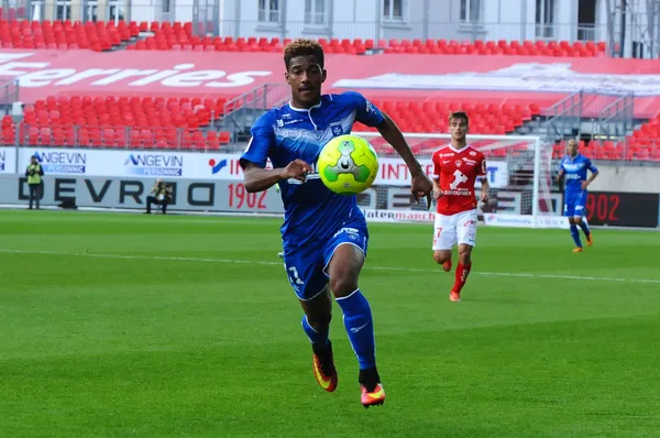 Après quatre saisons passées en Italie, Florian Ayé va revenir en France et dans son club formateur, Auxerre, durant ce mercato estival (iconsport)