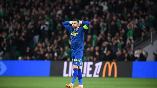 Mercato ASSE : Gautier Larsonneur est-il réellement en danger si Robin Risser débarque ?