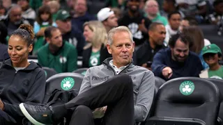 Danny Ainge démissionne, Brad Stevens le remplace et quitte son poste d’entraîneur