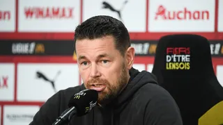 Mercato RC Lens : Une option crédible au poste de N°9 intrigue Pierre Sage