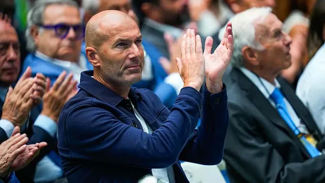 Equipe de France : les 4 noms qui peuvent doubler Zinédine Zidane