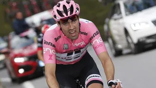 Tom Dumoulin discute avec Total Direct Energie