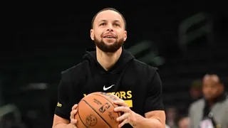 NBA : Stephen Curry rejoint Michael Jordan et Karl Malone