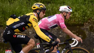 Giro 2023 : Evenepoel clashe Roglic et son équipe !