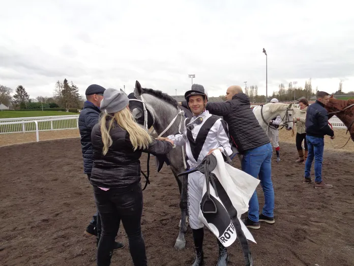 Fazza Al Khaledia à Mons