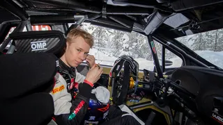 WRC : Kalle Rovanperä part à la faute et détruit sa voiture
