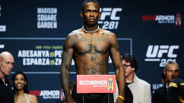 Israel Adesanya est de retour à l’UFC !