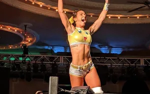 L’AEW annonce le départ de Kylie Rae