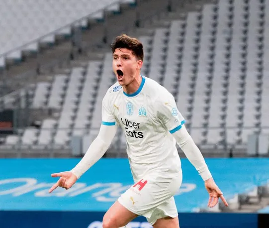 Balerdi qui célèbre l'ouverture du score / OM