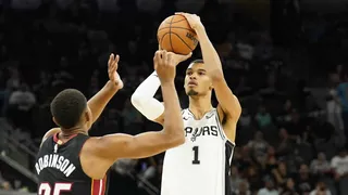 NBA Présaison : Victor Wembanyama mis au repos contre les Rockets