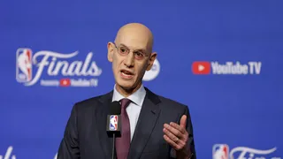 Draft NBA 2025 : Adam Silver envoie un message fort à un crack français