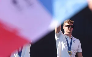 JO 2024 : Léon Marchand répond cash à Léa Salamé