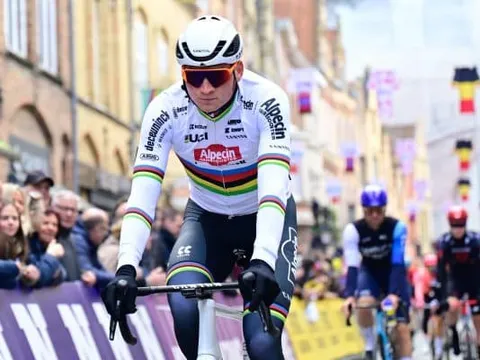 DIRECT. Tour des Flandres 2024 : Victoire de Van der Poel !