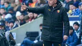 Pourquoi le RC Lens ne peut pas recruter un joueur pour remplacer Frankowski