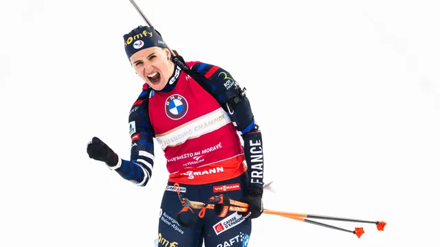 Biathlon : “La France est la reine des Mondiaux”, l’aveu de Julia Simon