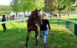 La jeune fille qui murmurait à l’oreille des chevaux