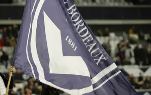 Ligue 2 : les Girondins dévoilent leur maillot pour 2023/2024