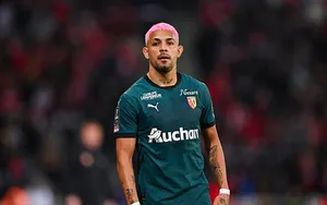 Mercato RC Lens : 5 joueurs pour remplacer Facundo Medina